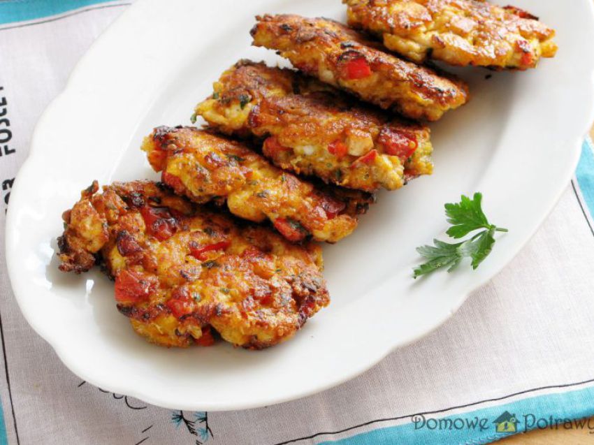 Kotlety siekane z kurczaka z papryką i serem Kotlety siekane z kurczaka z papryką i serem