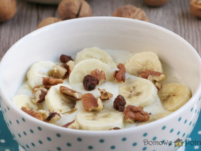 Kasza manna z bananem i orzechami Kasza manna z bananem i orzechami