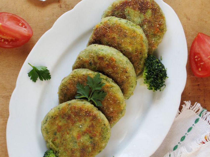 Kotlety ziemniaczane z brokułami i serem Kotlety ziemniaczane z brokułami i serem