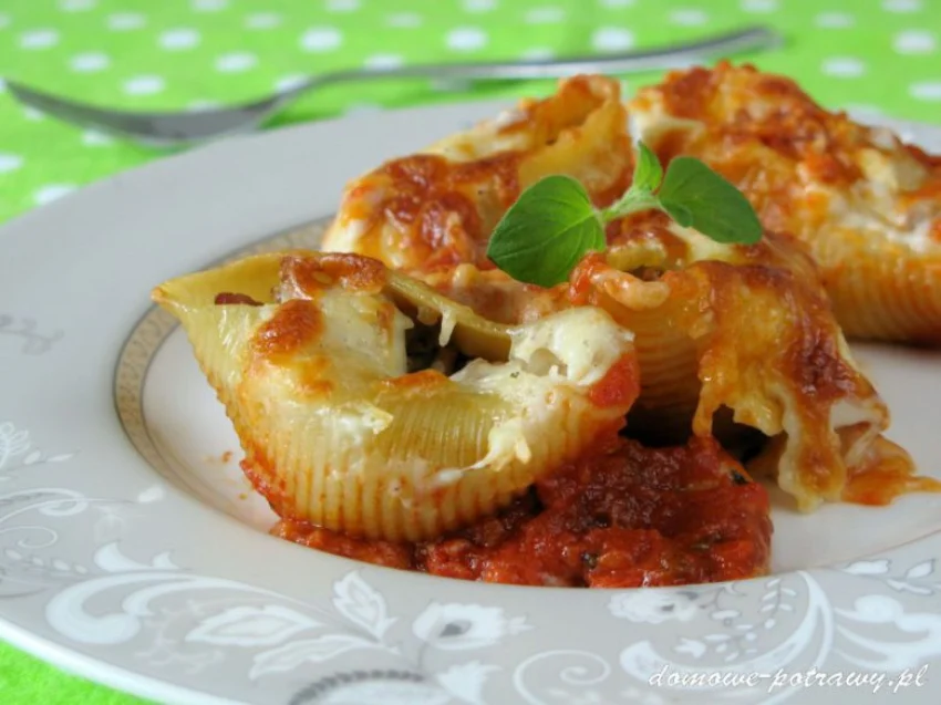 Muszle makaronowe nadziewane mięsem mielonym Muszle makaronowe nadziewane mięsem mielonym