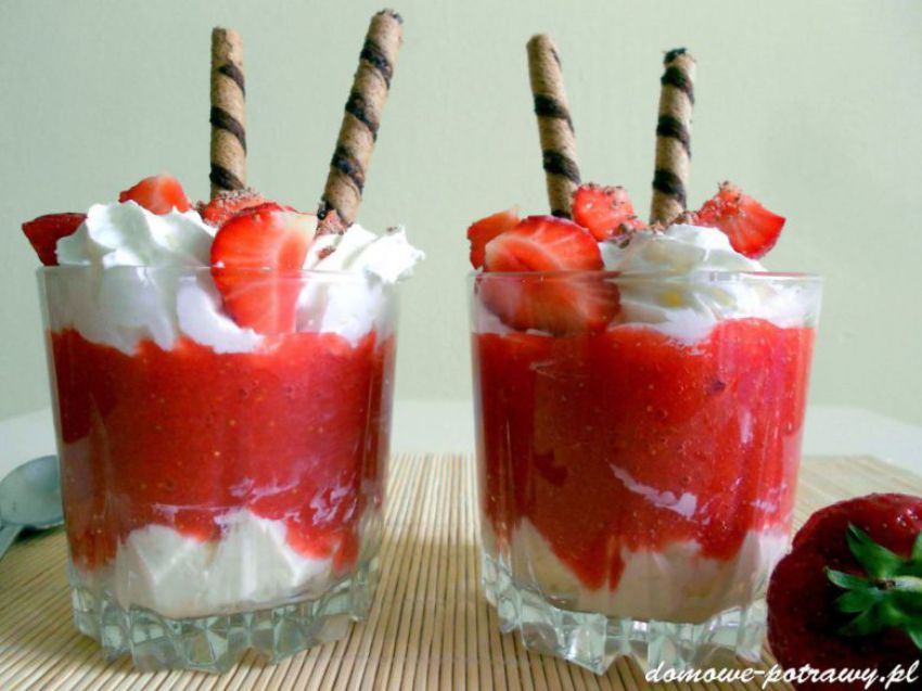 Deser truskawkowy Deser truskawkowy