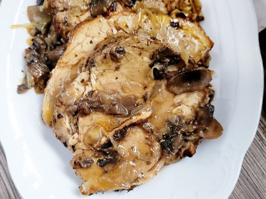 Karkówka duszona z pieczarkami Karkówka duszona z pieczarkami