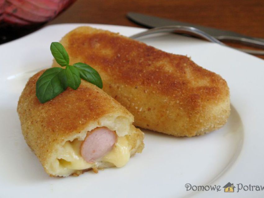 Paluchy ziemniaczane z parówką i serem Paluchy ziemniaczane z parówką i serem