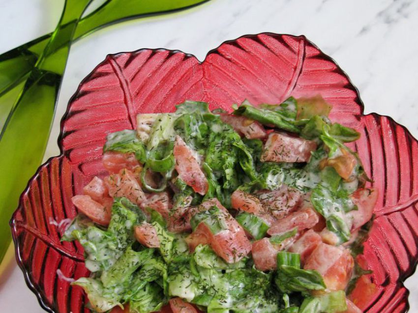 Sałata z pomidorami Sałata z pomidorami