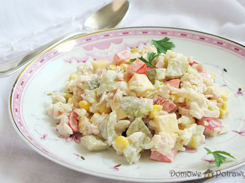 Sałatka ryżowa z wędliną Sałatka ryżowa z wędliną