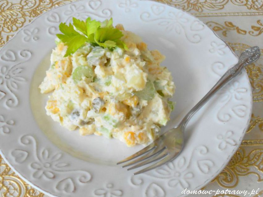 Sałatka ziemniaczana z selerem naciowym Sałatka ziemniaczana z selerem naciowym