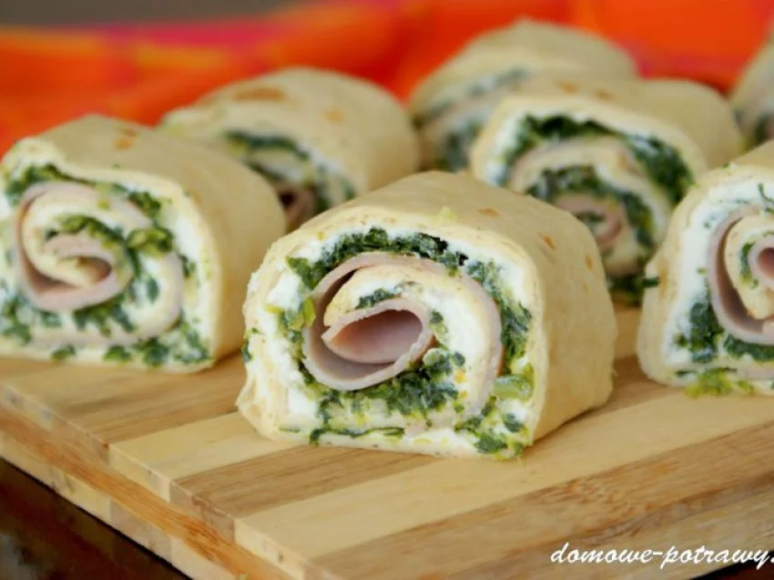 Mini tortille ze szpinakiem, szynką i ricottą Mini tortille ze szpinakiem, szynką i ricottą