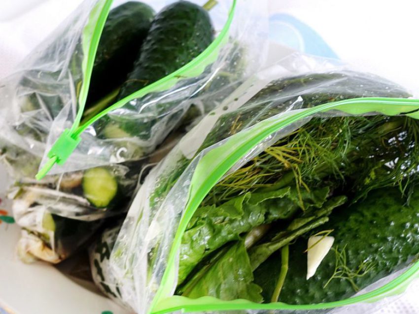 Ogórki małosolne na sucho Ogórki małosolne na sucho