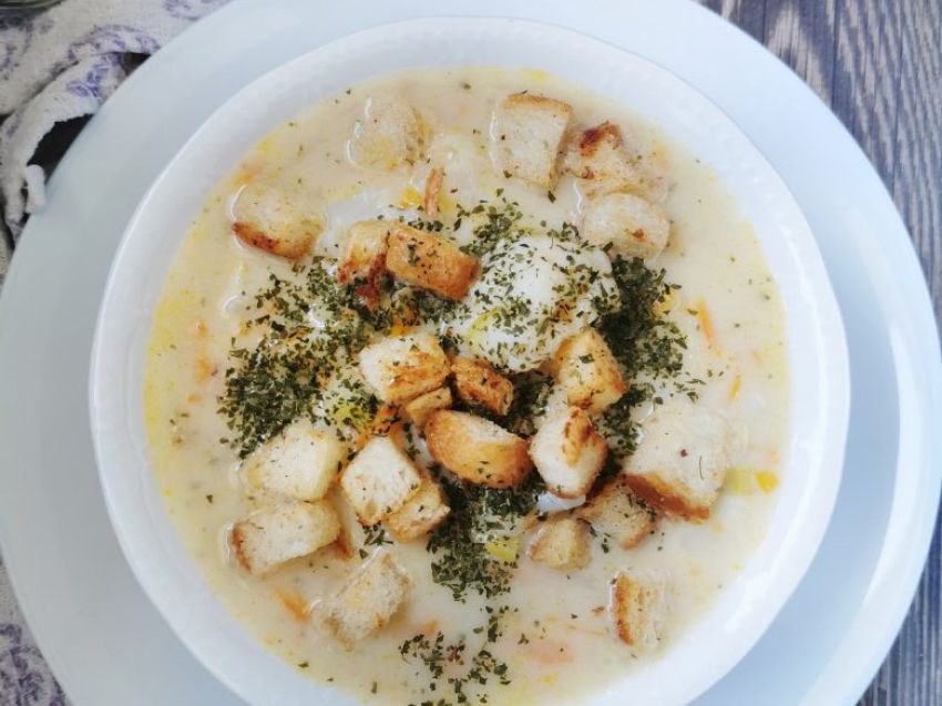 Zupa kalafiorowa z grzankami Zupa kalafiorowa z grzankami