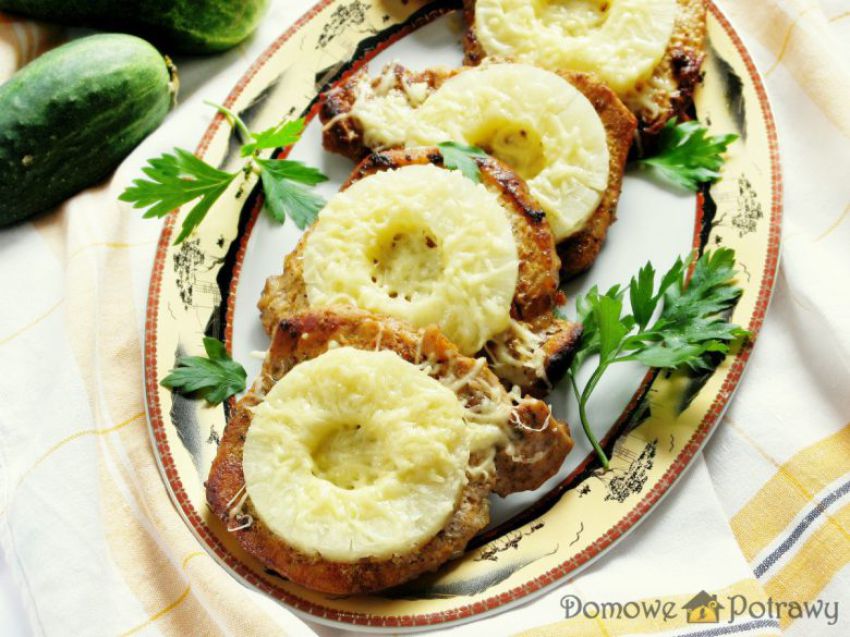 Kotlety z ananasem i serem (po hawajsku) Kotlety z ananasem i serem (po hawajsku)