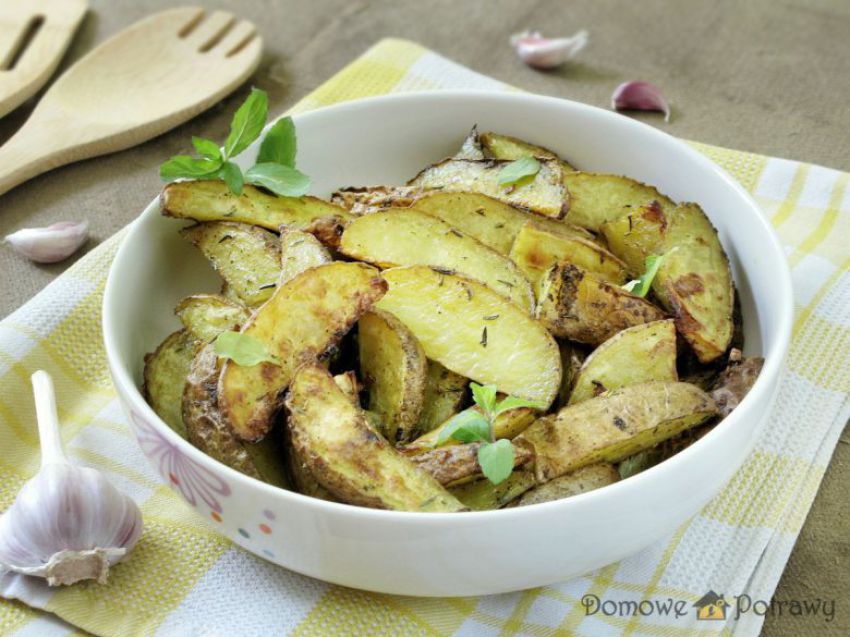 Ziemniaki pieczone z czosnkiem i ziołami Ziemniaki pieczone z czosnkiem i ziołami