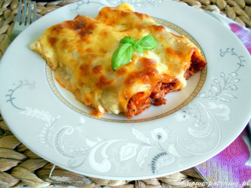 Cannelloni z mięsem mielonym Cannelloni z mięsem mielonym