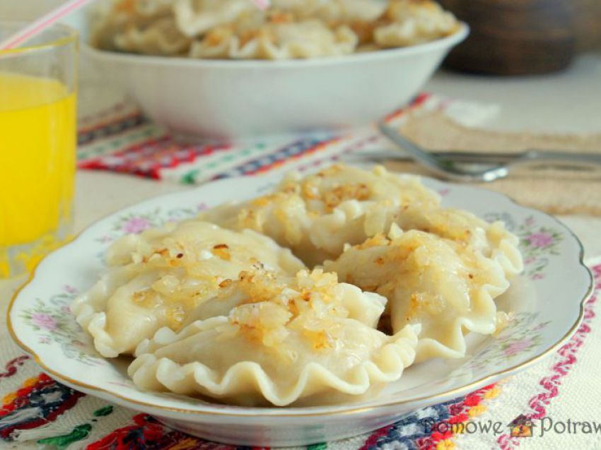 Pierogi z kaszą gryczaną i białym serem Pierogi z kaszą gryczaną i białym serem