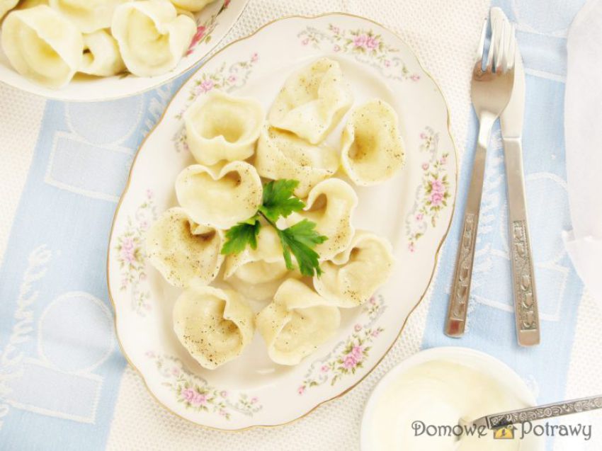 Pielmieni - rosyjskie pierożki z mięsem Pielmieni - rosyjskie pierożki z mięsem