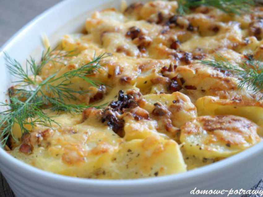 Ziemniaki zapiekane z boczkiem Ziemniaki zapiekane z boczkiem