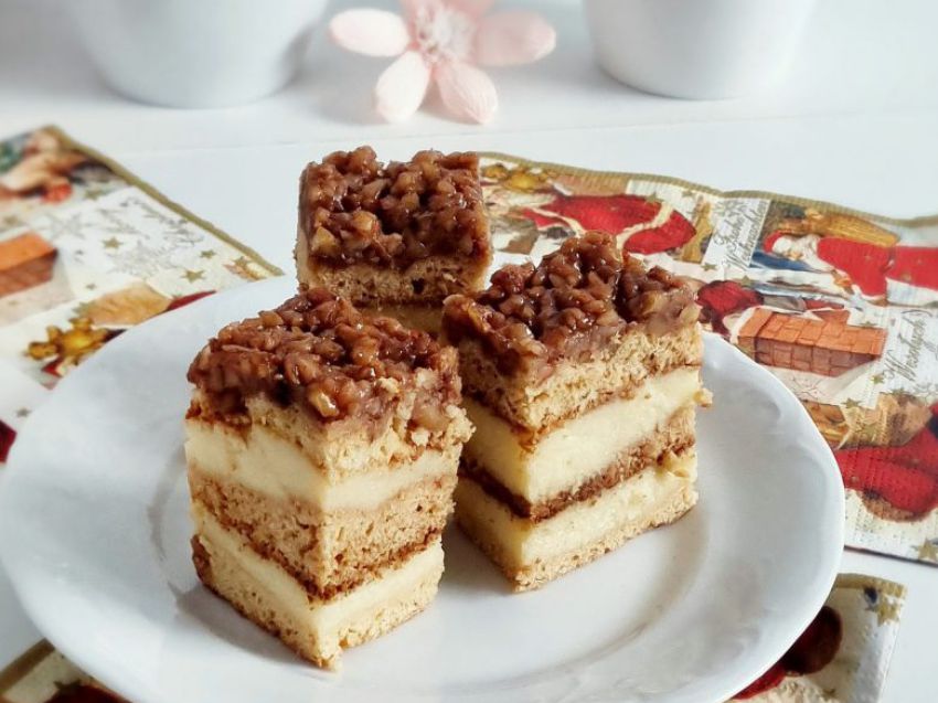 Miodownik z orzechami Miodownik z orzechami