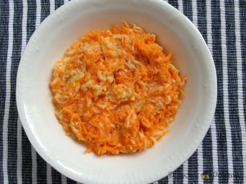 Surówka z marchewki i jabłka Surówka z marchewki i jabłka