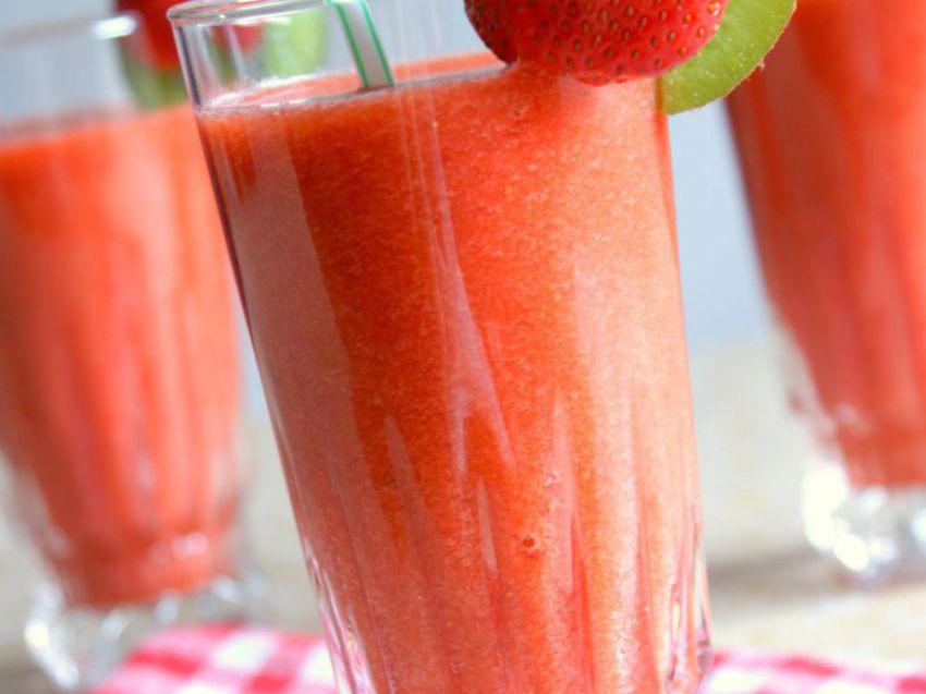Smoothie truskawkowe z kiwi Smoothie truskawkowe z kiwi