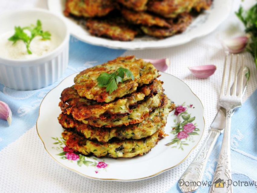 Placki z cukinii z serem żółtym Placki z cukinii z serem żółtym
