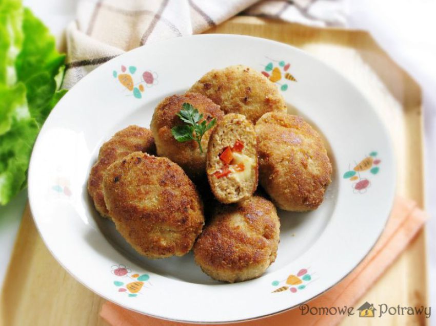 Kotlety mielone z papryką i serem Kotlety mielone z papryką i serem