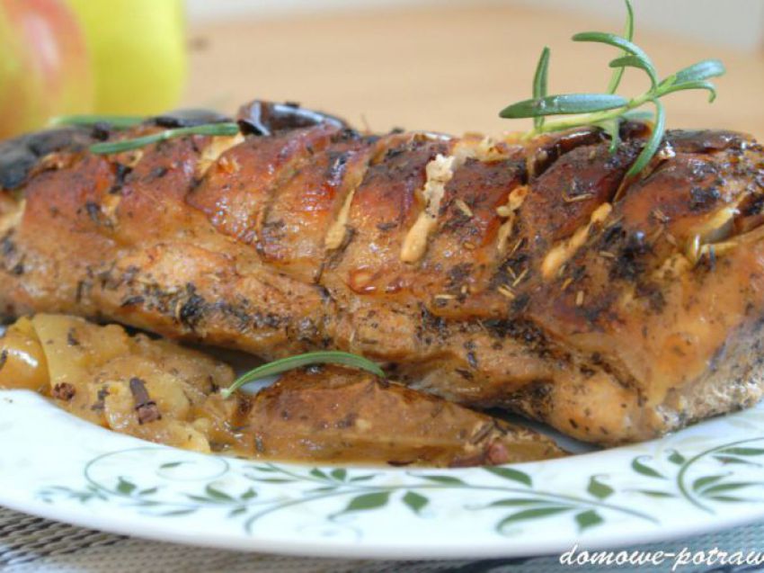 Schab pieczony z jabłkami Schab pieczony z jabłkami