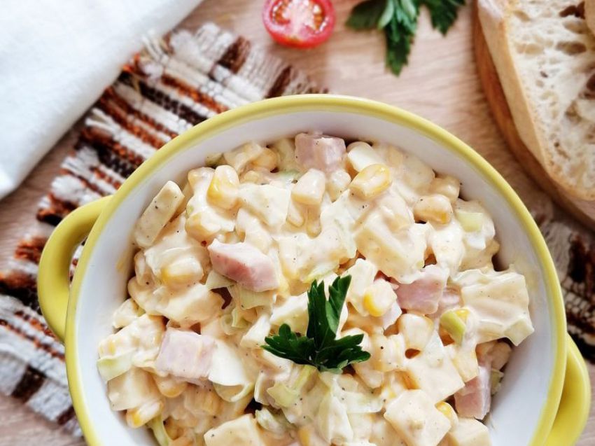 Sałatka z pora i szynki Sałatka z pora i szynki