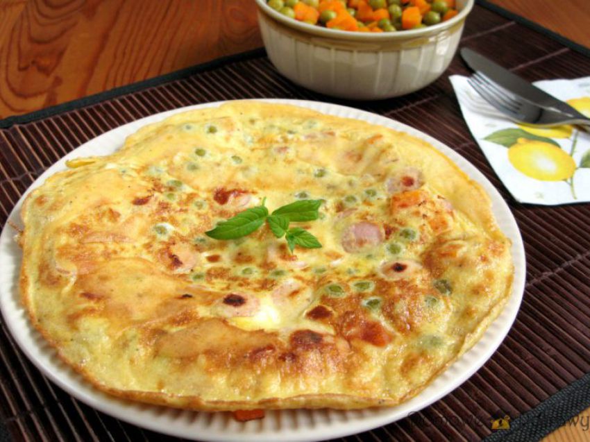 Omlet z parówką Omlet z parówką
