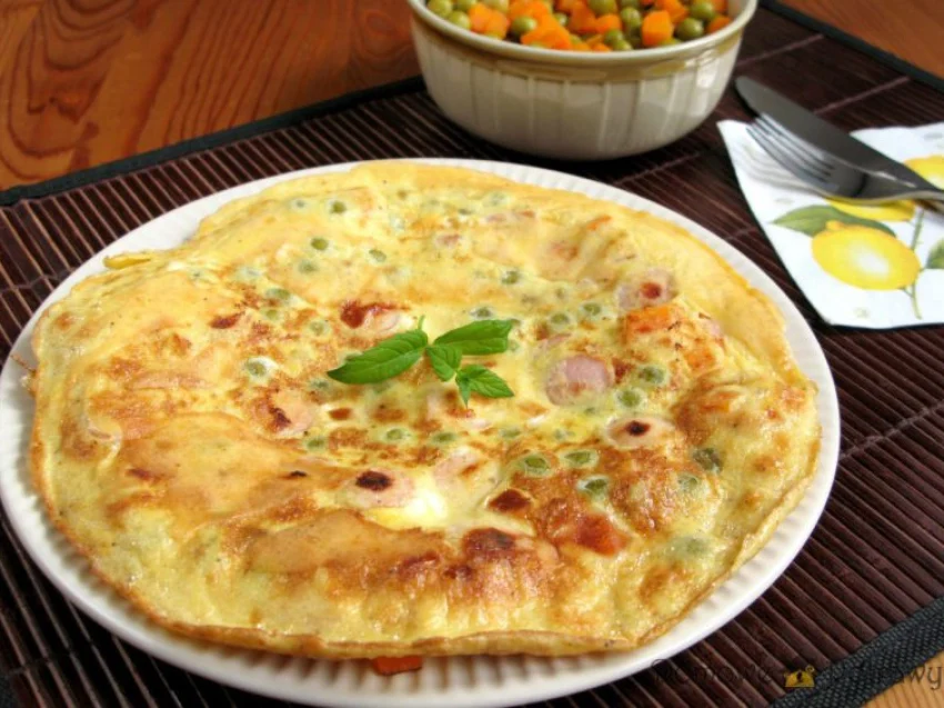 Omlet z parówką Omlet z parówką
