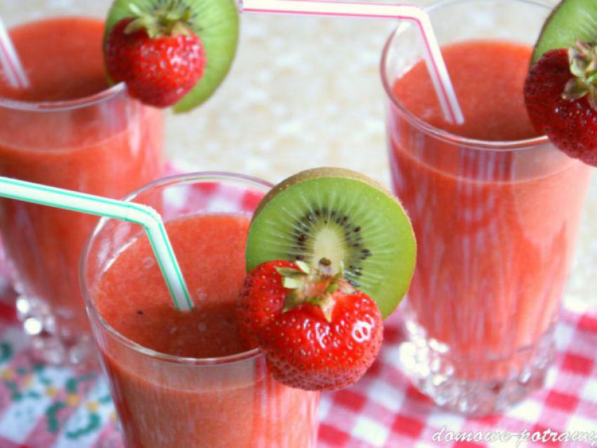 Smoothie truskawkowe z kiwi Smoothie truskawkowe z kiwi