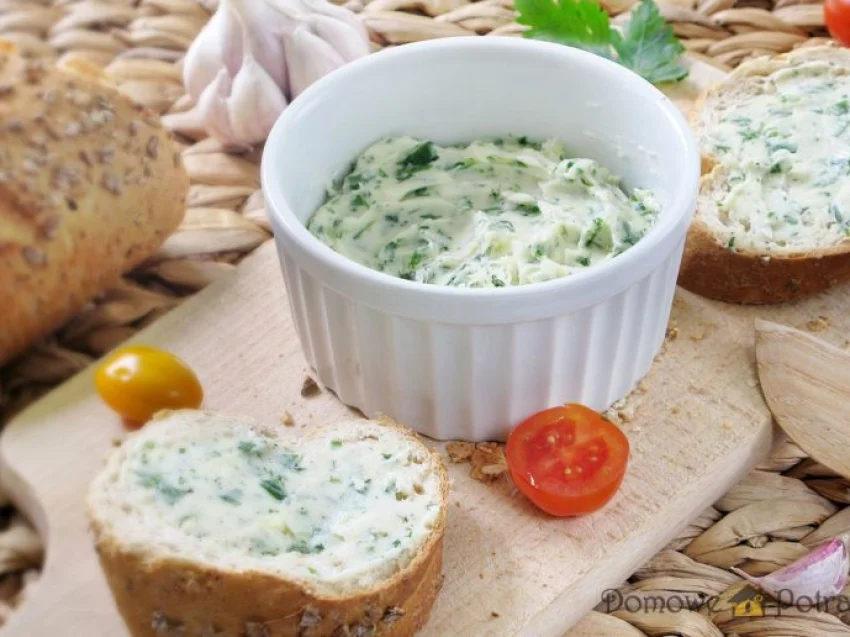 Domowe masło czosnkowe Domowe masło czosnkowe