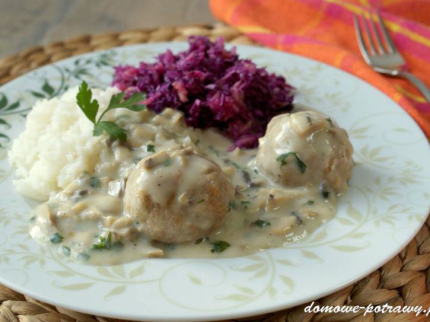 Klopsy z indyka w sosie pieczarkowym Klopsy z indyka w sosie pieczarkowym