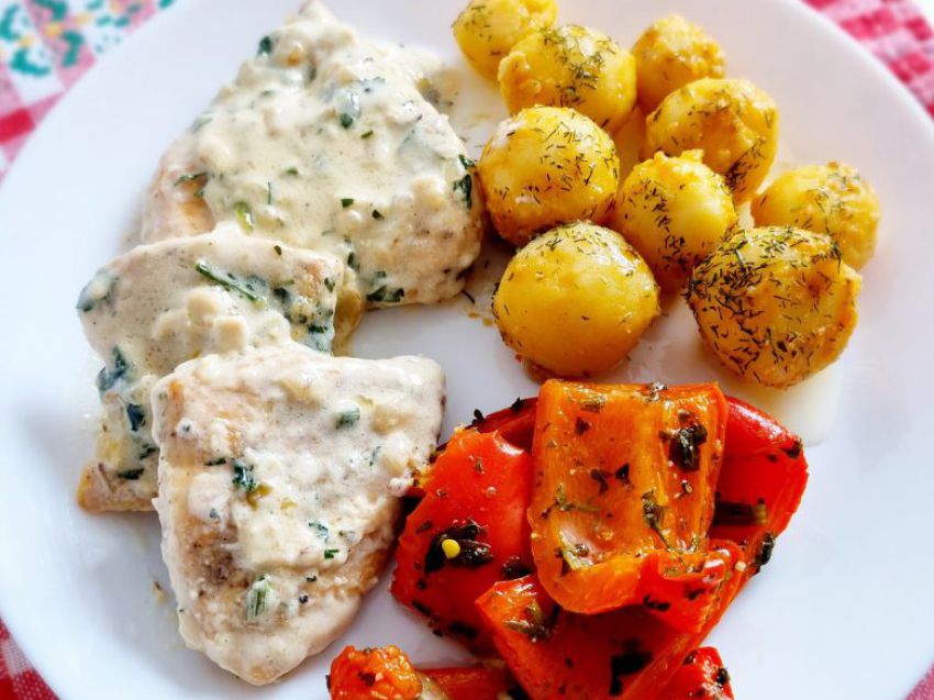 Indyk w sosie śmietanowym Indyk w sosie śmietanowym