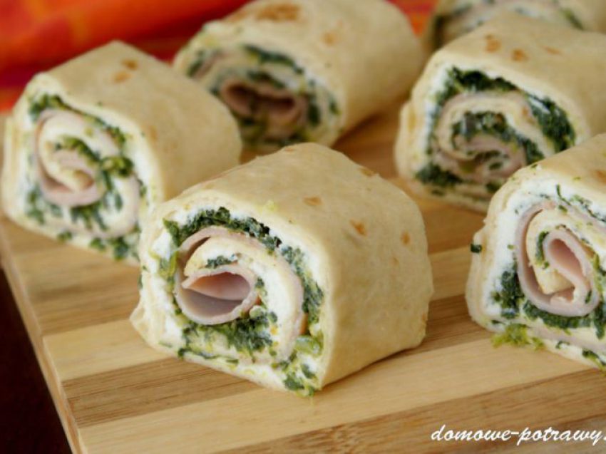 Mini tortille ze szpinakiem, szynką i ricottą Mini tortille ze szpinakiem, szynką i ricottą