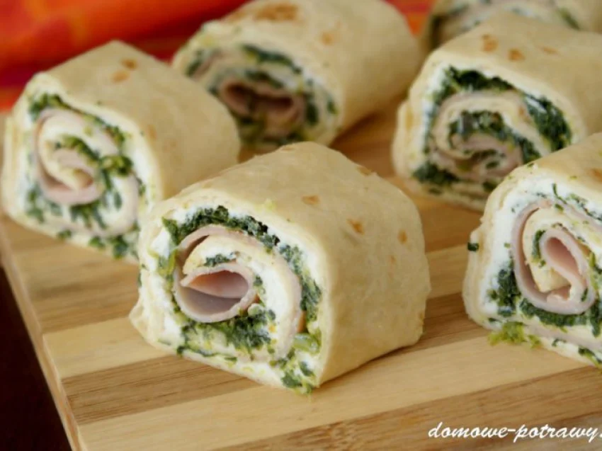 Mini tortille ze szpinakiem, szynką i ricottą Mini tortille ze szpinakiem, szynką i ricottą