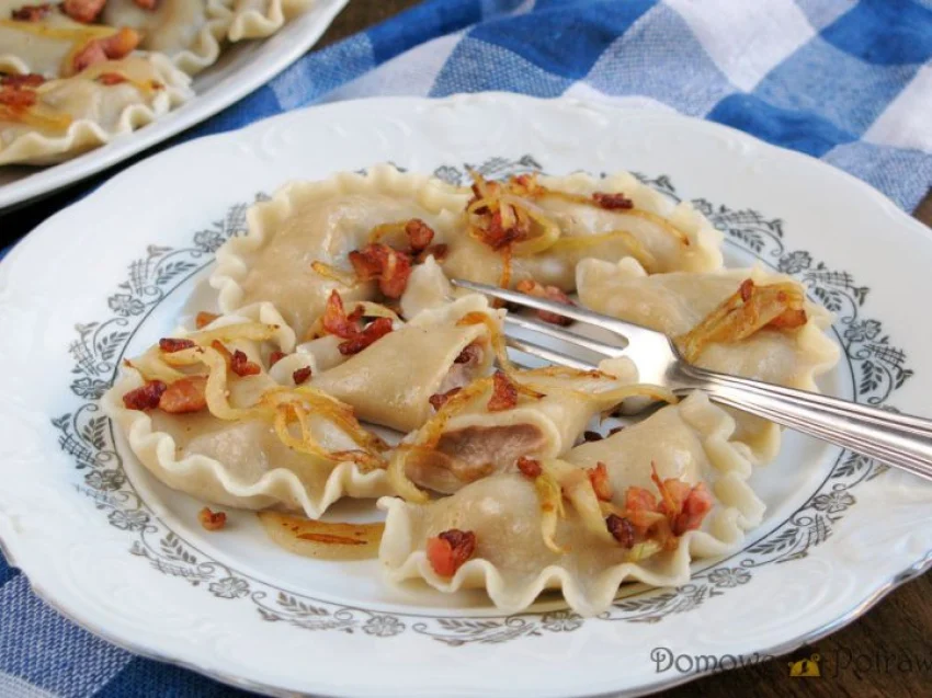 Pierogi z pasztetową Pierogi z pasztetową