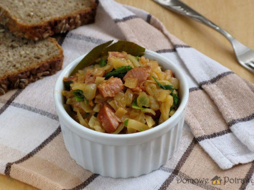 Kapusta duszona z kiełbasą Kapusta duszona z kiełbasą