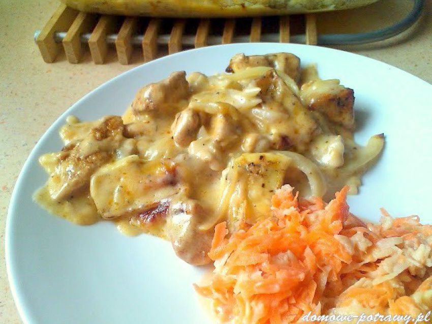 Kurczak zapiekany w sosie serowym Kurczak zapiekany w sosie serowym