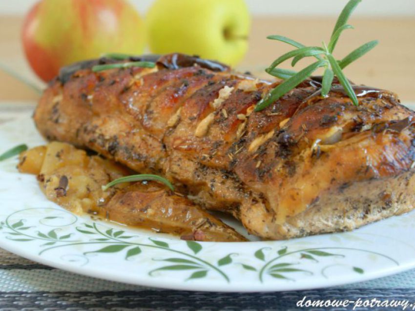 Schab pieczony z jabłkami Schab pieczony z jabłkami