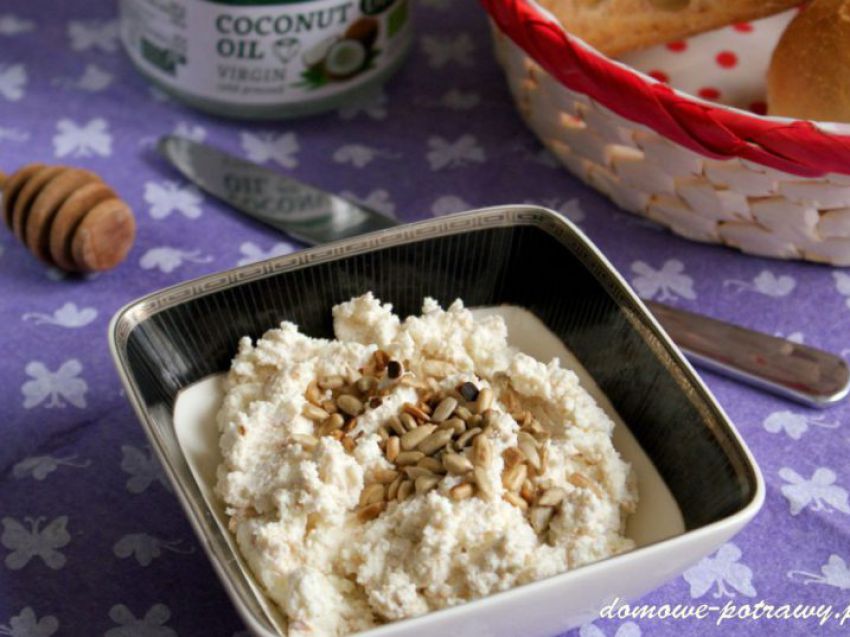 Twarożek na kanapki z olejem kokosowym na słodko Twarożek na kanapki z olejem kokosowym na słodko