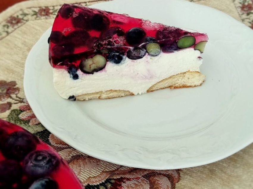 Sernik na zimno z borówkami na serkach waniliowych Sernik na zimno z borówkami na serkach waniliowych