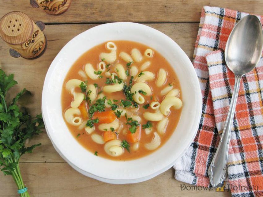 Zupa pomidorowa z makaronem Zupa pomidorowa z makaronem