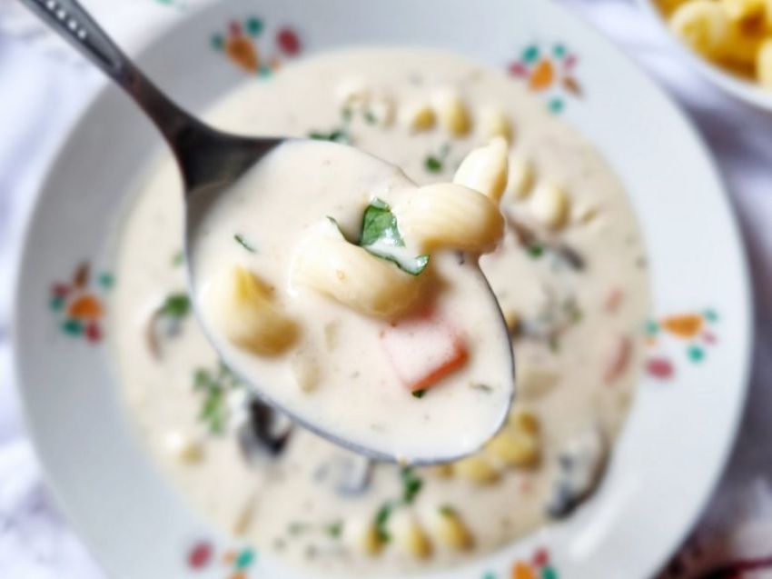 Zupa serowa z pieczarkami Zupa serowa z pieczarkami