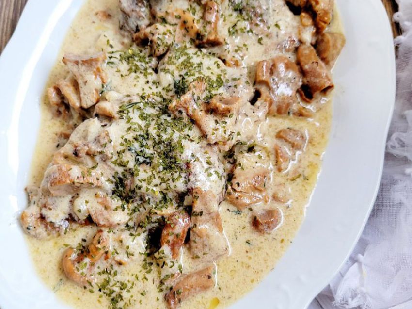 Polędwiczki wieprzowe w sosie kurkowym Polędwiczki wieprzowe w sosie kurkowym