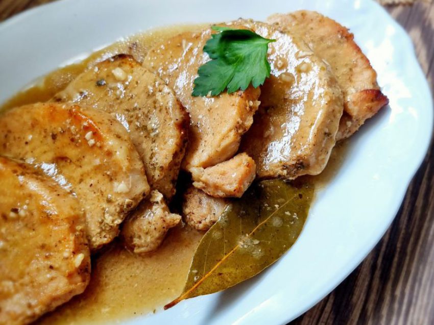 Schab w marynacie mlecznej (pieczony w plastrach) Schab w marynacie mlecznej (pieczony w plastrach)