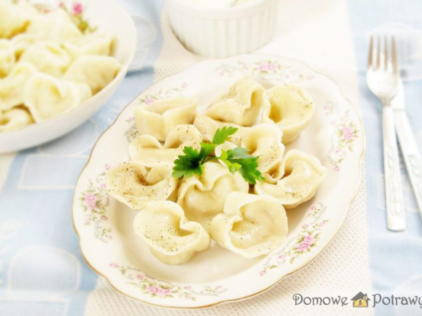 Pielmieni - rosyjskie pierożki z mięsem Pielmieni - rosyjskie pierożki z mięsem