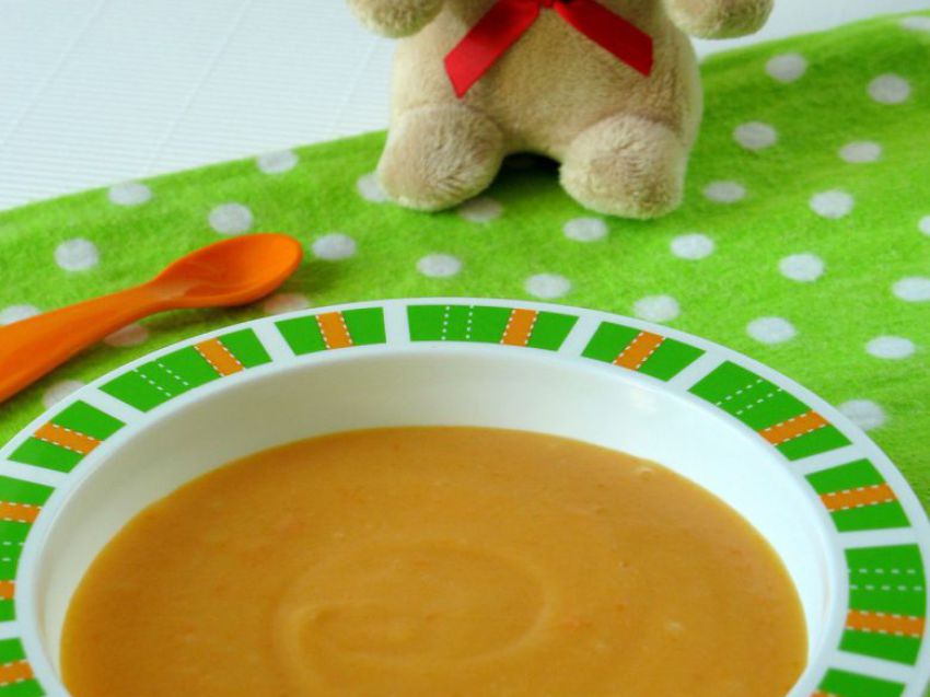 Zupka ziemniaczano-marchewkowa dla małych dzieci Zupka ziemniaczano-marchewkowa dla małych dzieci