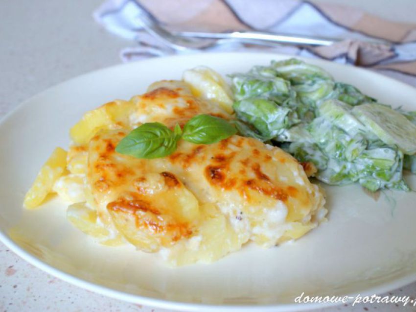 Ziemniaki zapiekane pod beszamelem Ziemniaki zapiekane pod beszamelem