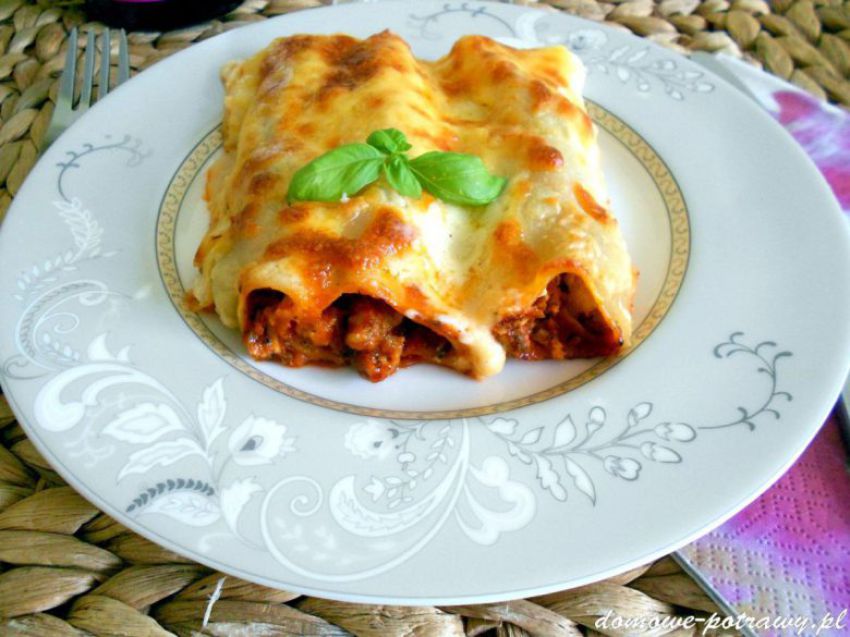 Cannelloni z mięsem mielonym Cannelloni z mięsem mielonym