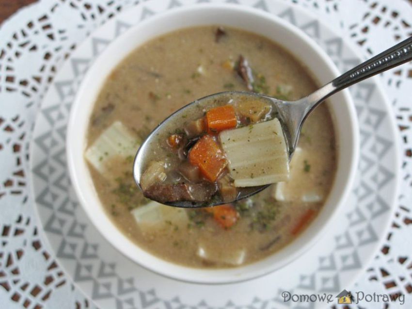 Zupa grzybowa z makaronem Zupa grzybowa z makaronem