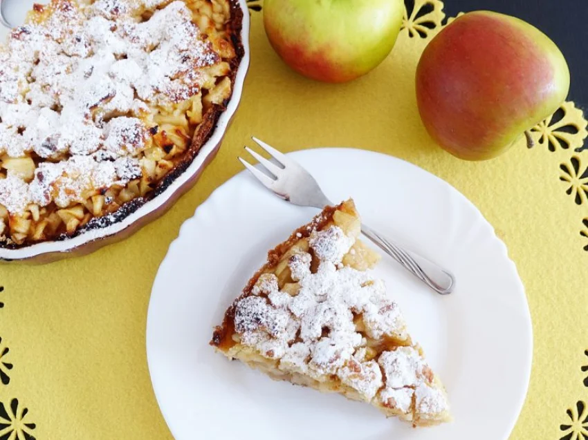 Prosta tarta z jabłkami i kruszonką Prosta tarta z jabłkami i kruszonką